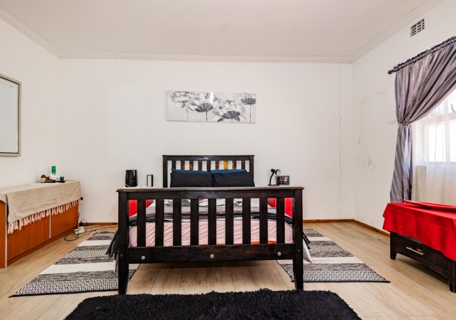 8 Bedroom Property for Sale in Joostenbergvlakte Western Cape